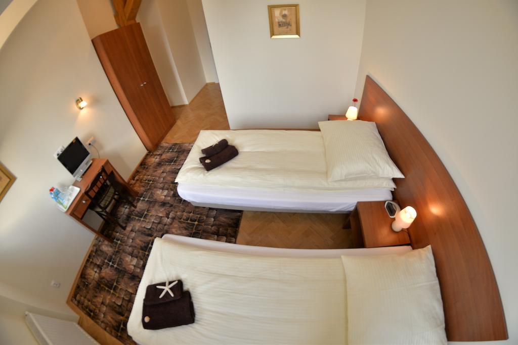 Royal Route 29 Comfort Rooms Krakow Phòng bức ảnh