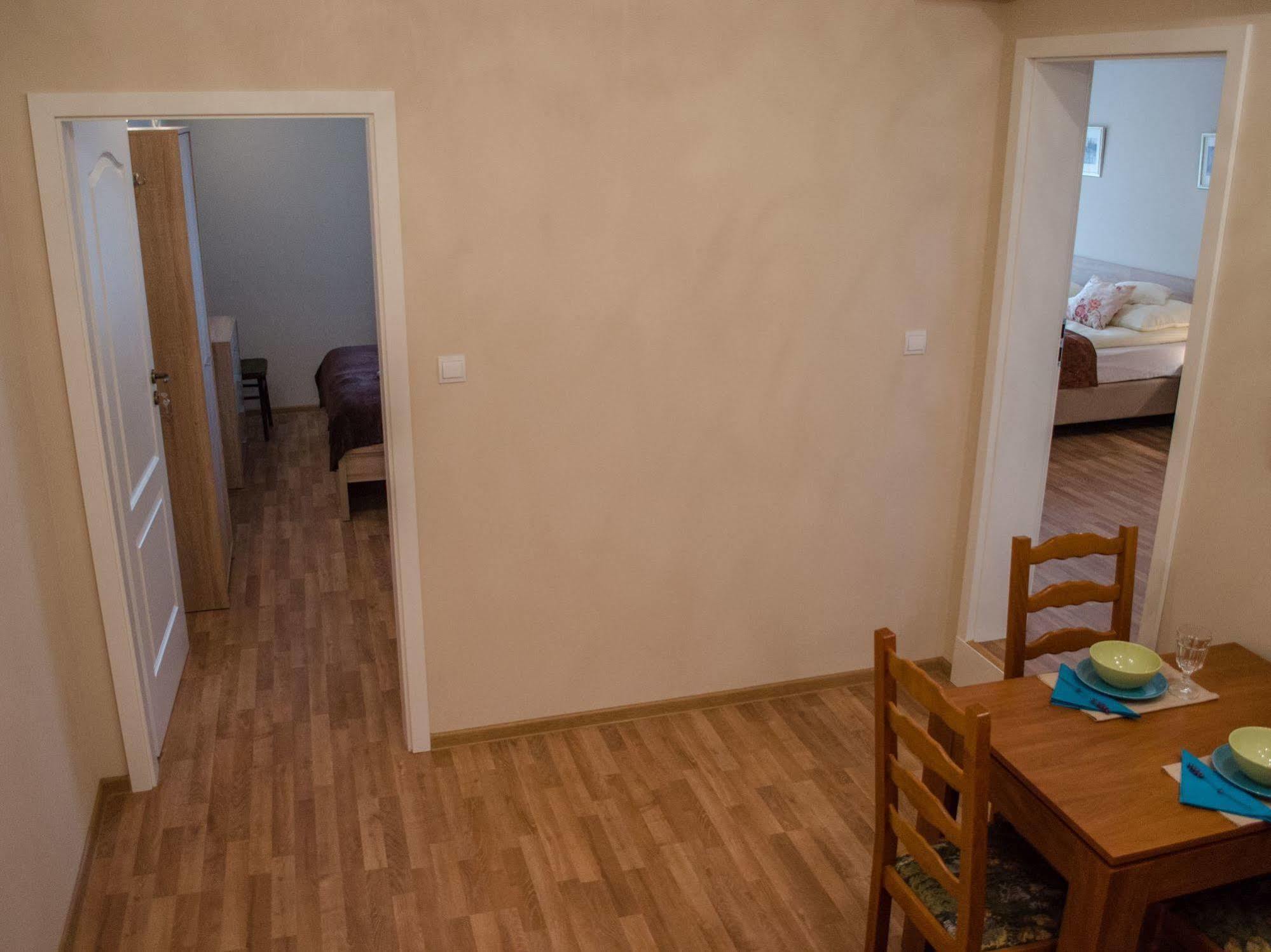 Royal Route 29 Comfort Rooms Krakow Ngoại thất bức ảnh