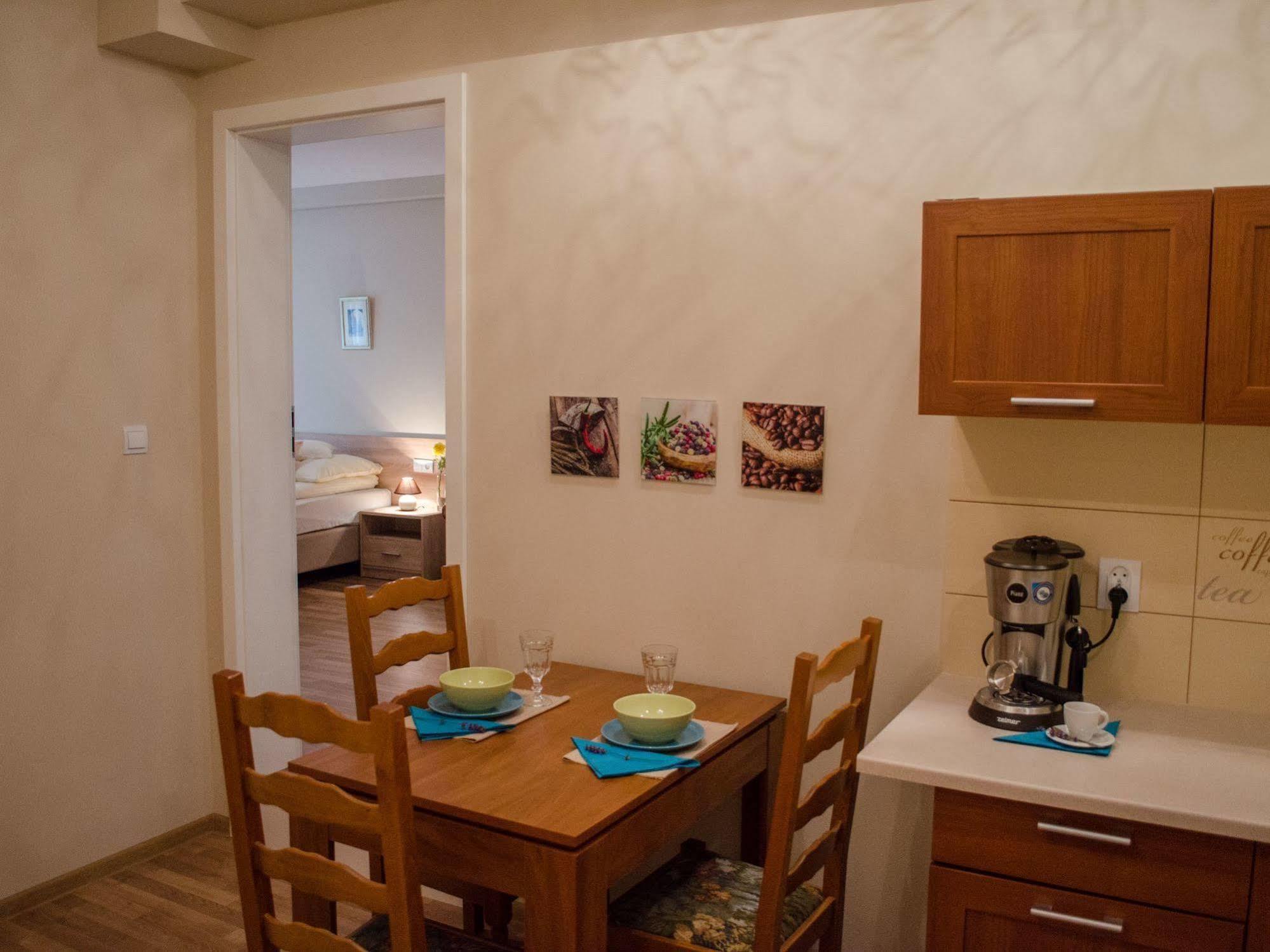 Royal Route 29 Comfort Rooms Krakow Ngoại thất bức ảnh