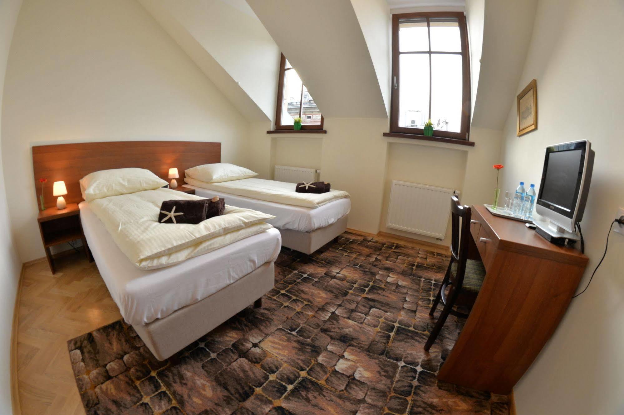 Royal Route 29 Comfort Rooms Krakow Ngoại thất bức ảnh