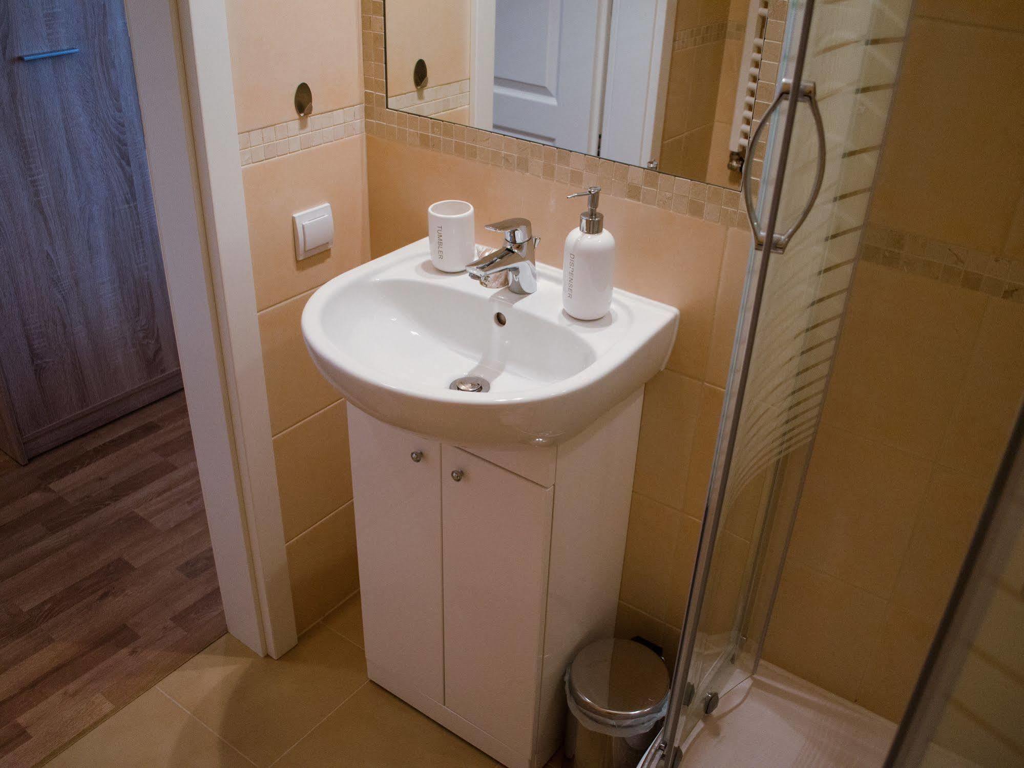 Royal Route 29 Comfort Rooms Krakow Ngoại thất bức ảnh