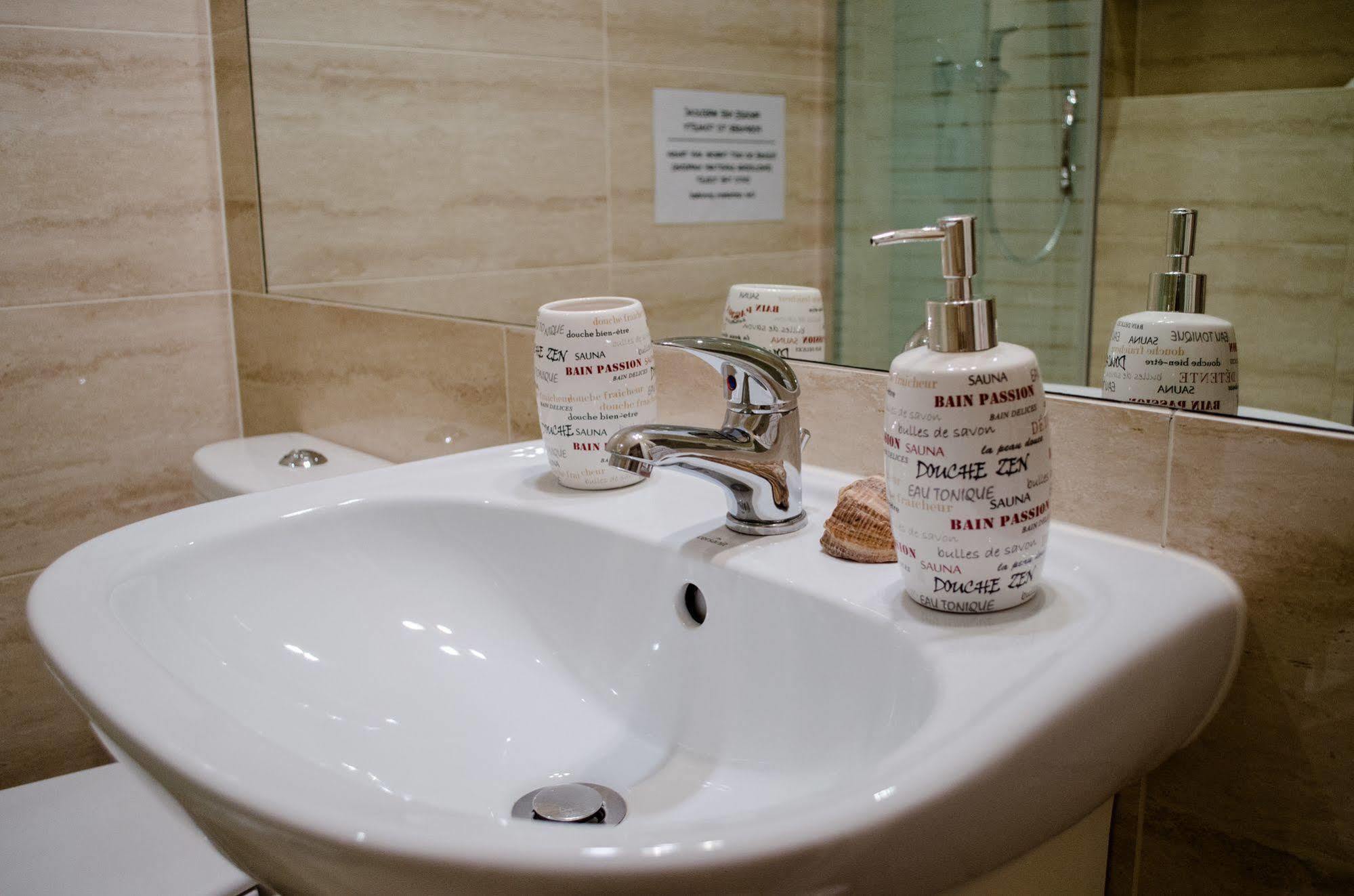 Royal Route 29 Comfort Rooms Krakow Ngoại thất bức ảnh